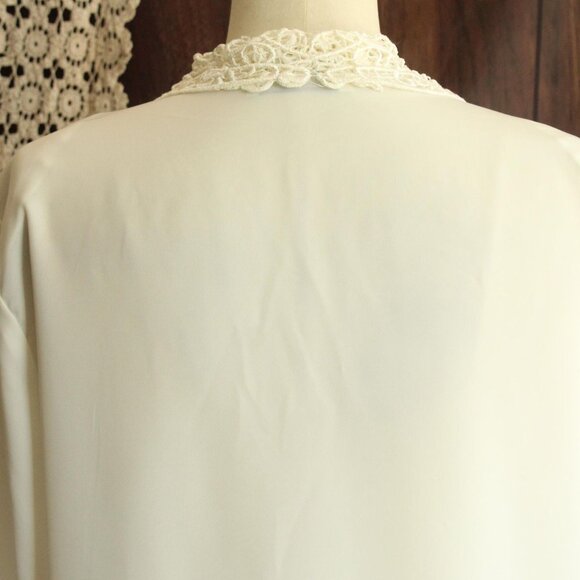 Vintage 1980s 1990s Blouse, Volup Impressions White Button Down Shirt with Lace - Picture 9 of 10